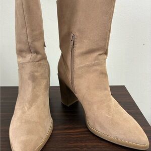 Universal Thread Tan Heeled Boots